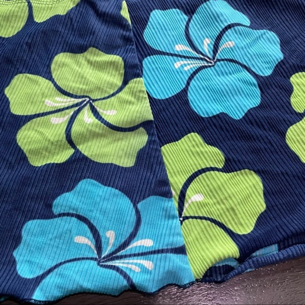 Hawaiian Sarong Swimsuit Coverup Wrap Skirt Hibiscus Flowers - Picture 3 of 5